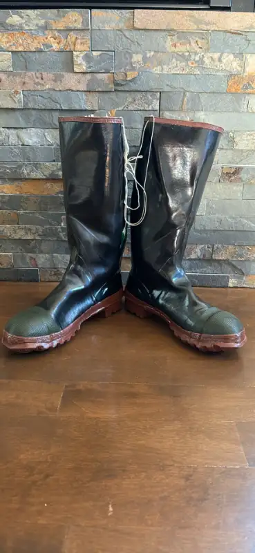 Bottes de travail 15'' en caoutchouc - Grandeur 9 Cette botte de travail imperméable et antidérapant...
