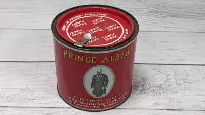 Vintage Prince Albert Crimp Cut Tin with Lid! / ₿⚡ - Barrhaven, View more
