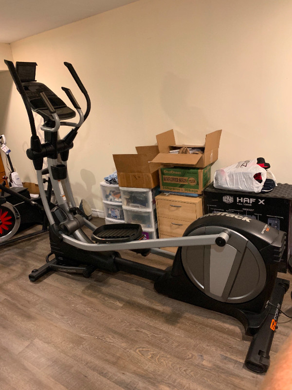 NordicTrack SE7i Elliptical Trainer in Exercise Equipment in Hamilton - Image 2