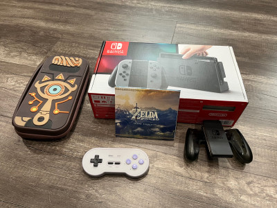 Mint Condition Nintendo Switch +ZBOTW, Collector Case +more
