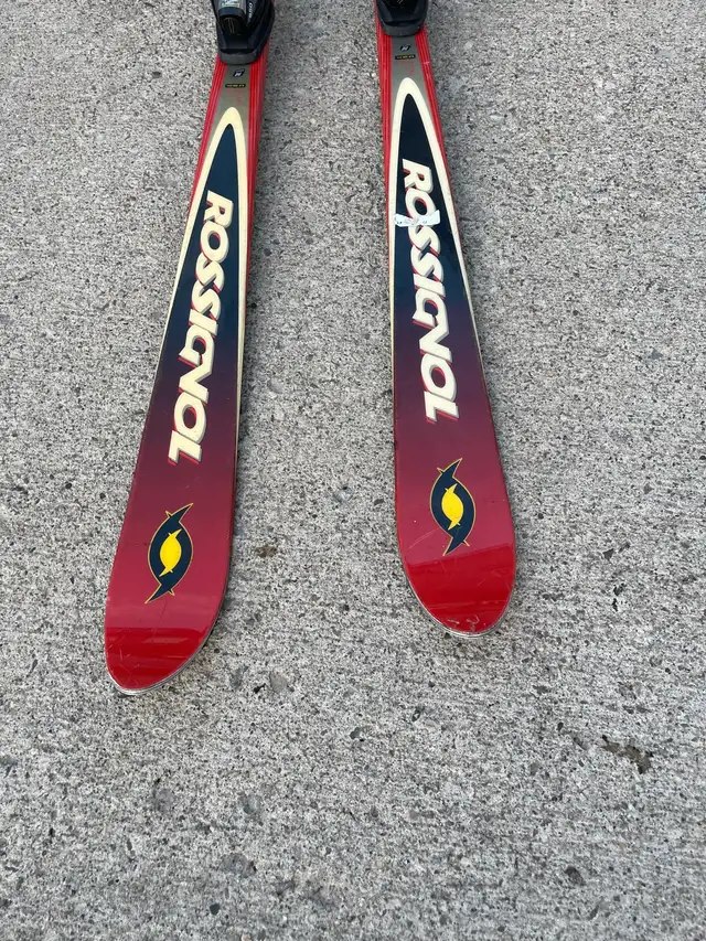 Rossignol Cut 10.4 Skis with Salomon Bindings in Ski in Markham / York Region - Image 3