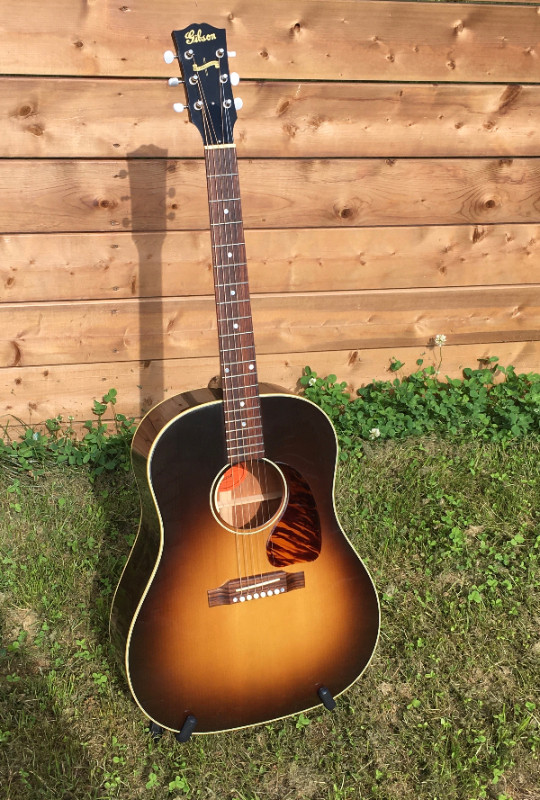 ✧.*LONG VERSION w. TRADES *.✧ Gibson J-45 True Vintage w. Anthem in Guitars in Belleville