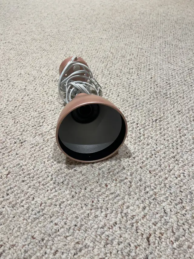 Wall Mount Light in Other in Ottawa - Image 2