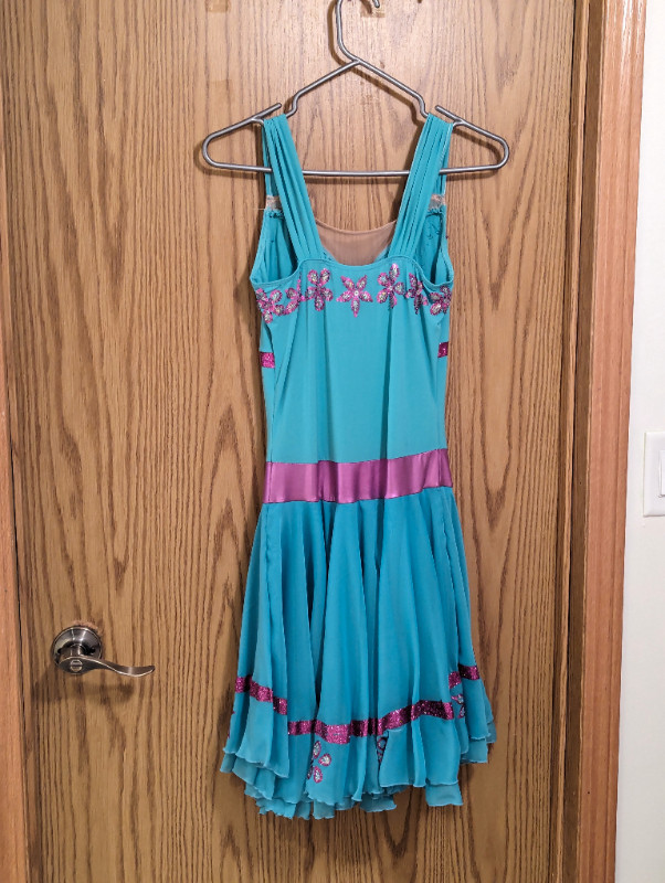 Ladies figure skating costume or dance costume dress size medium in Other in Edmonton - Image 3