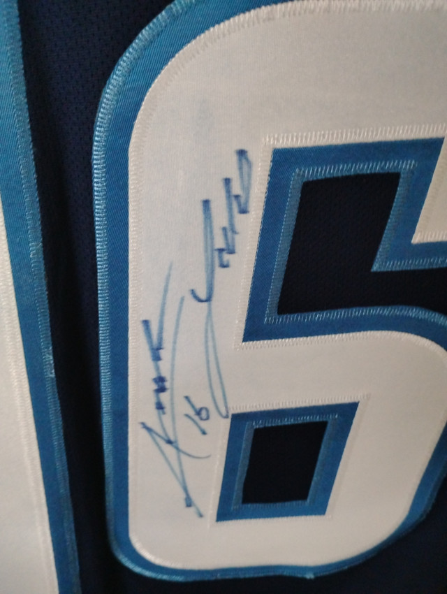 Andrew ladd Signed Jersey Winnipeg Jets in Hockey in Moose Jaw - Image 4