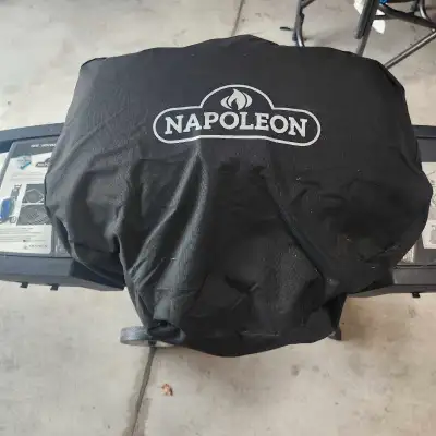 Napoleon TravelQ Portable Gas BBQ with Scissor Cart is a grill that can't be beat. Leading the way w...