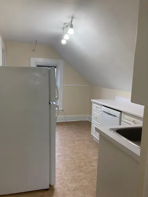 Available immediately, lovely renovated 3rd floor 1-bedroom plus den apartment in beautiful, central...