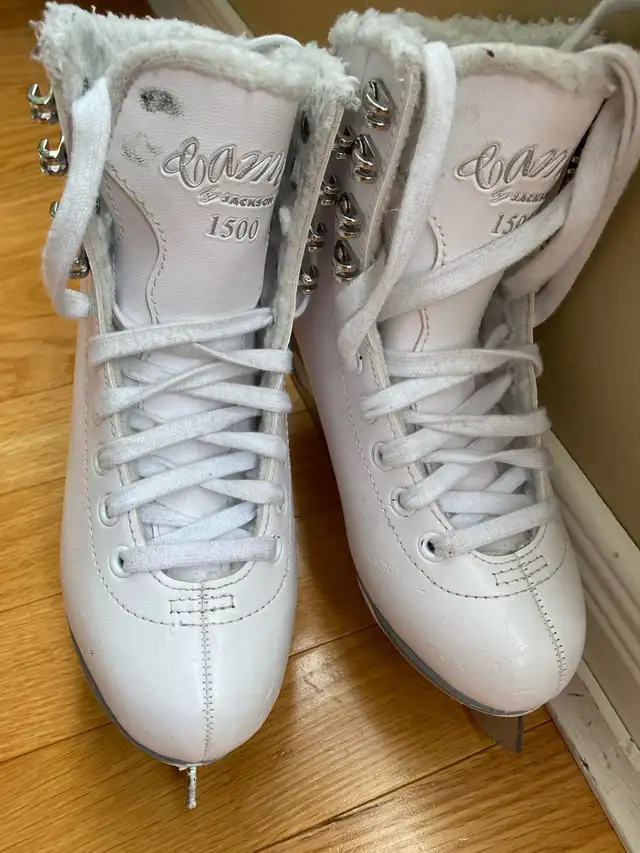 Cameo Jackson Figure skates in Skates & Blades in Sudbury - Image 3