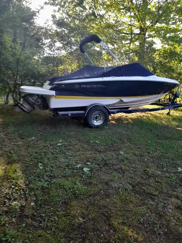 Bateau Regal 1900 2008 in Powerboats & Motorboats in Laurentides - Image 10
