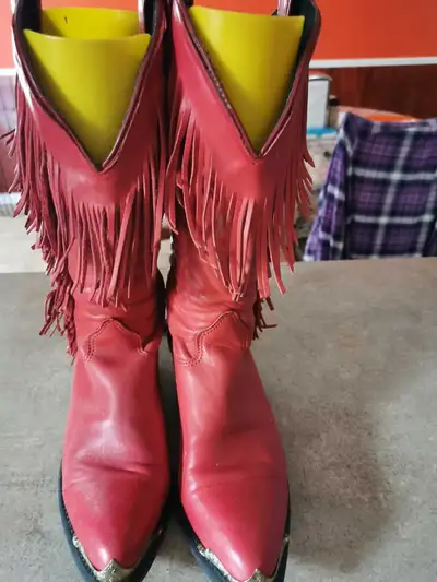 Red cowboy boots size 7., View more
