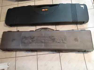 étui a carabine 53x14 pouce la noir 50$ lautre 40$, View more