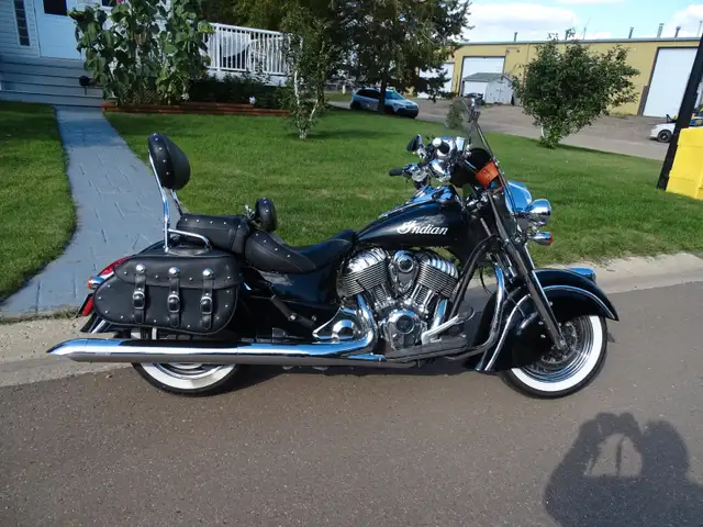 2014 Indian Chief Classic in Street, Cruisers & Choppers in Edmonton - Image 7