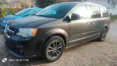 Private sale. Safety (see note at the bottom). 2017 Dodge Grand Caravan. Only 137,000 KM! Fully load...
