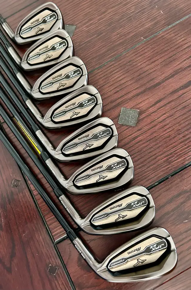 JPX EX FORGED iron set, RH,, REG Graphite,  4-PW, GW in Golf in Campbell River - Image 5