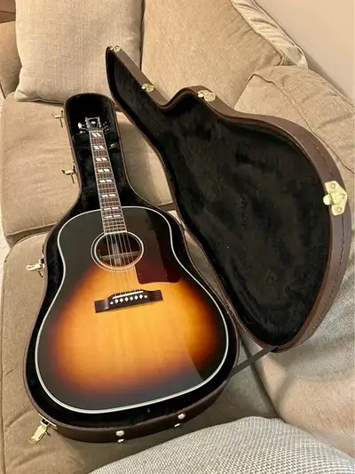 **SELL/TRADE** - 2020 Gibson Southern Jumbo Acoustic Guitar, View more