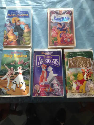 21 different movies. 6 are "Diamond Classics." 3 are Disney "Masterpiece Collection." 12 are "ordina...