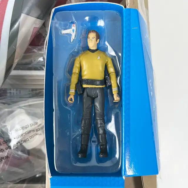 Star Trek 2009 Movie U.S.S. Enterprise Bridge with Captain Kirk in Toys & Games in Oshawa / Durham Region - Image 4