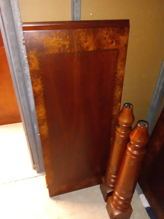 Dining Buffet and Hutch (Bombay brand) originally 3k plus tax in Hutches & Display Cabinets in City of Toronto - Image 4