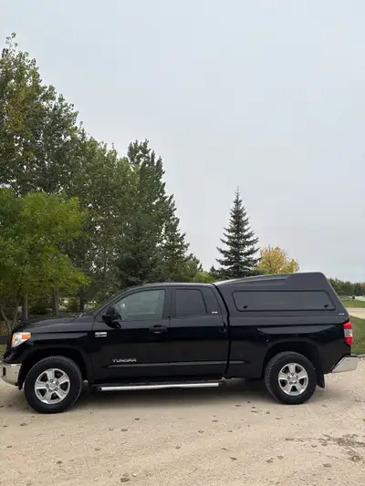 Up for sale is a very clean 1 owner 2017 Toyota Tundra SR5 access cab 4x4, a very reliable truck wit...