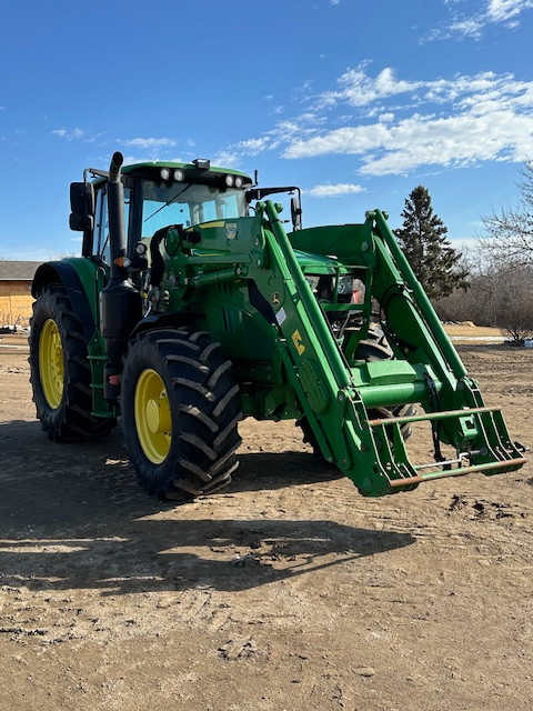 John Deere 6155M tractor with loader in Farming Equipment in Saskatoon - Image 2