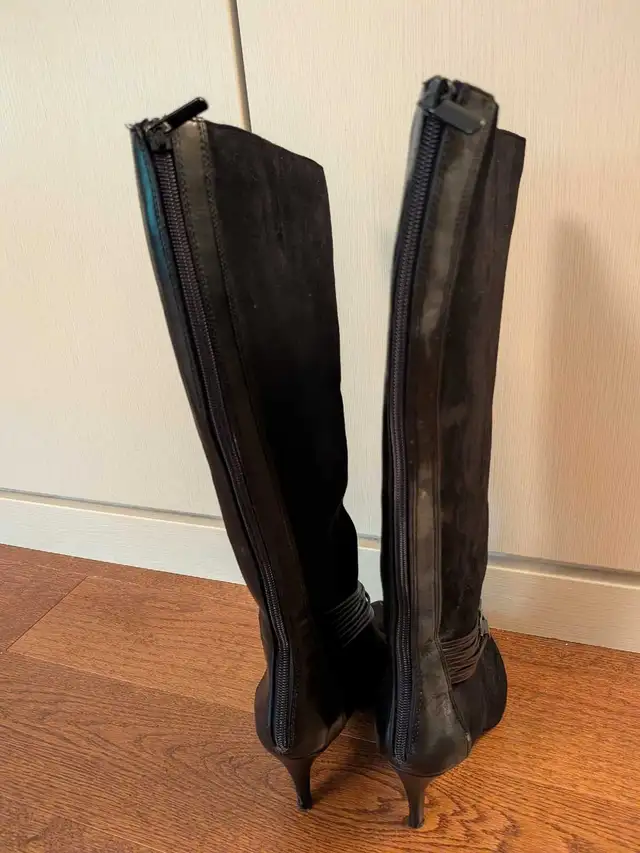 Ladies suede dress boots in Women's - Shoes in City of Toronto - Image 3