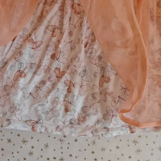 Guess little girl  Dress 4t in Kids & Youth in City of Toronto - Image 8