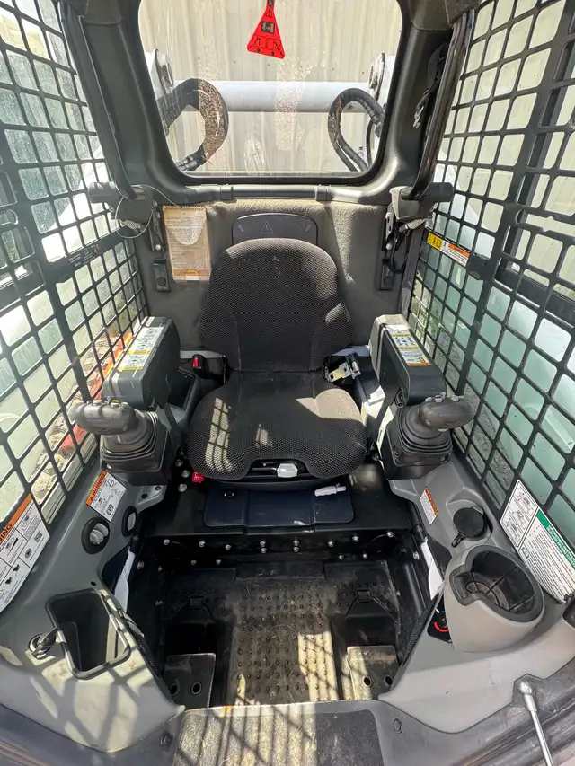 **2018 Bobcat T740 Track Loader, Good Shape* $0 Down Financing** in Heavy Equipment in Red Deer - Image 7