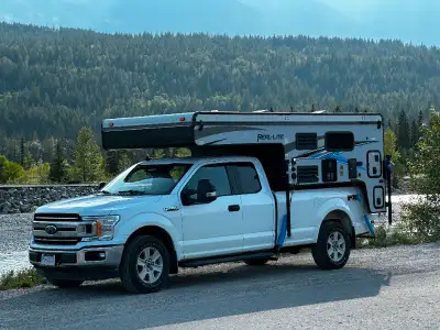 Palamino pop-up truck camper