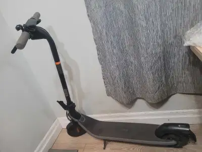 Barely used Great condition 20km speed and 25km range Charger included Needs new bell and light cap...