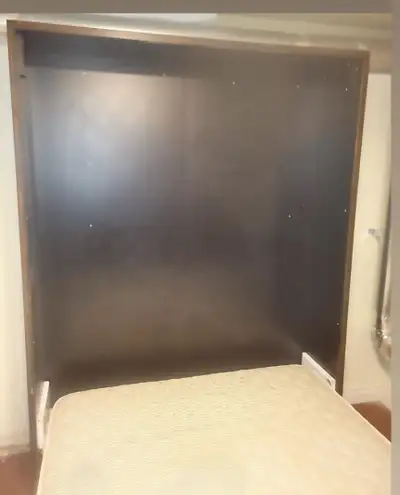 Lit escamotable fait sur mesure en merisier, View more