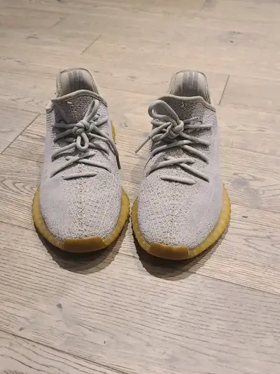 yeezy boost 350 v2 size 8.5 in All Categories in Ontario Kijiji Marketplaces