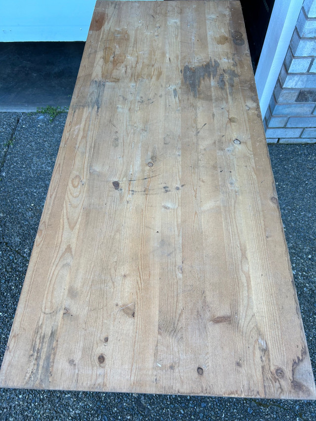 Hobbie Table (Garden or Home) in Other in Comox / Courtenay / Cumberland - Image 2