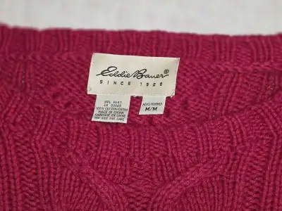 Size M, cotton, good condition. Cash only, pickup in Larkspur Edmonton