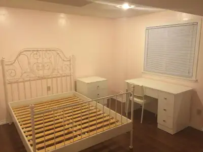 Room for Rent for students, just 4 minutes away from UTM. Bus stop for 110, 1, and 101 is just 3 min...
