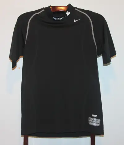 NIKE DRI FIT TORONTO BLUE JAYS BLACK SHORT SLEEVE SMALL, View more
