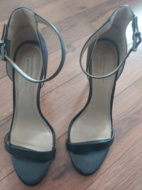 Sandals BC BG en cuir noir negociable 