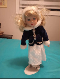 Victorian Ros Collectibles PORCELAIN DOLL 1996 Holiday Edition