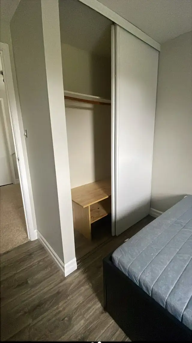 Oshawa room for rent in Room Rentals & Roommates in Oshawa / Durham Region - Image 3