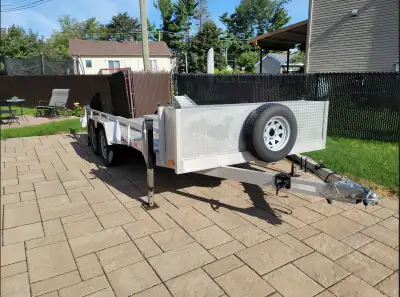 Remorque 2016 tout en aluminium à vendre. 17 pieds de longueur (Excluant la pôle). Freins électrique...