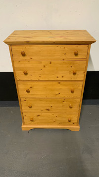 Very Sturdy Wood Dresser w/ 5 Drawers - *Free Delivery