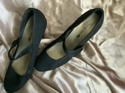 American Eagle Mary Jane heels PICK-UP ONLY Transcona area Make me an offer Ty I'm open to reasonabl...