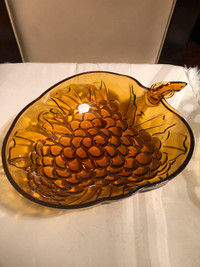 Rare Vintage Rare Indiana Glass Grape Pattern Large Bowl