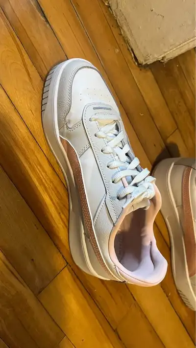 Puma 7/39 presque neuves, View more