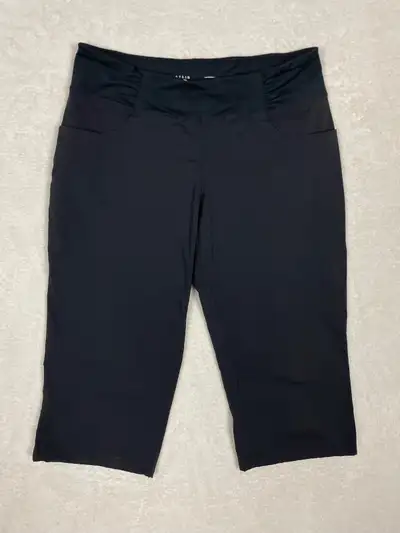 Mountain Hardwear Dynama Capri Pants - Women's Size Medium, View more