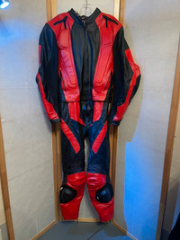 2 piece motorcycle leather suit zips together 