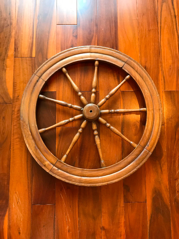 Wooden wheel from a Spinning Wheel in Arts & Collectibles in City of Toronto - Image 2