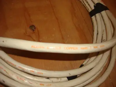 24 pieds fil de cuivre 3 conducteurs no 10 NMD90 (30 amp 240 vac)( cable peux être utilisé pour séch...