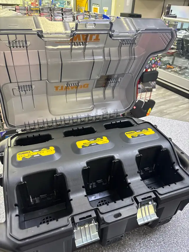 Dewalt DCB116 40V 6 Bank Rapid Battery Charger in General Electronics in Oshawa / Durham Region - Image 3