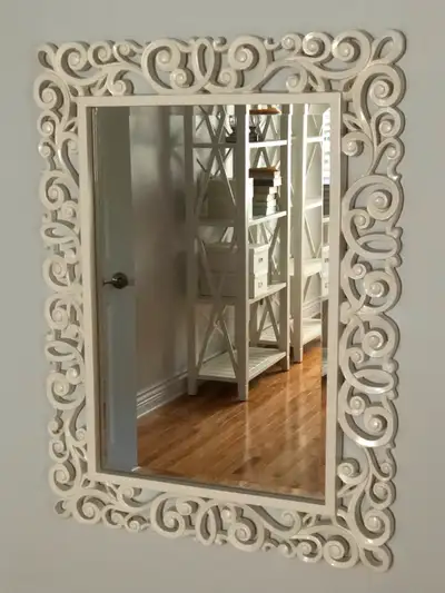 Mirroir en lacque Blanche de Maison Corbeil, View more