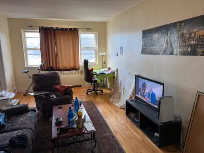 Master Bedroom for rent in a 41/2 apartment
